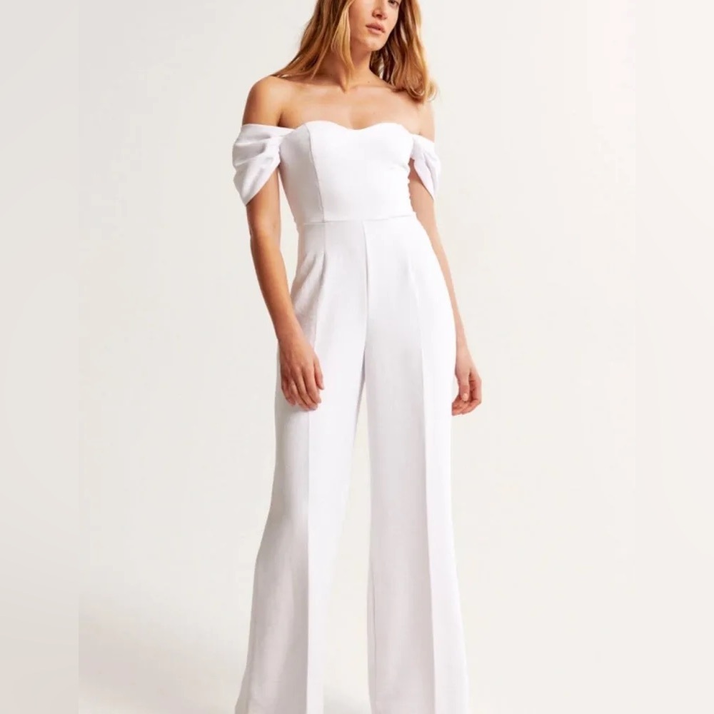 Abercrombie & Fitch Off-Shoulder White Jumpsuit